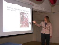 Özçelik öğrencileri bilgilendirdi